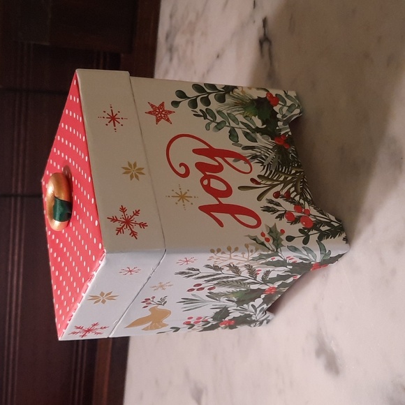 NWT.  Michel Design Works Joy to the World Soy Candle in Decorative Box - Picture 8 of 13